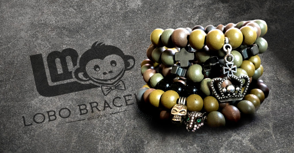 LoBo-Bracelet Holzperlen-Armband mit coolen Charms.