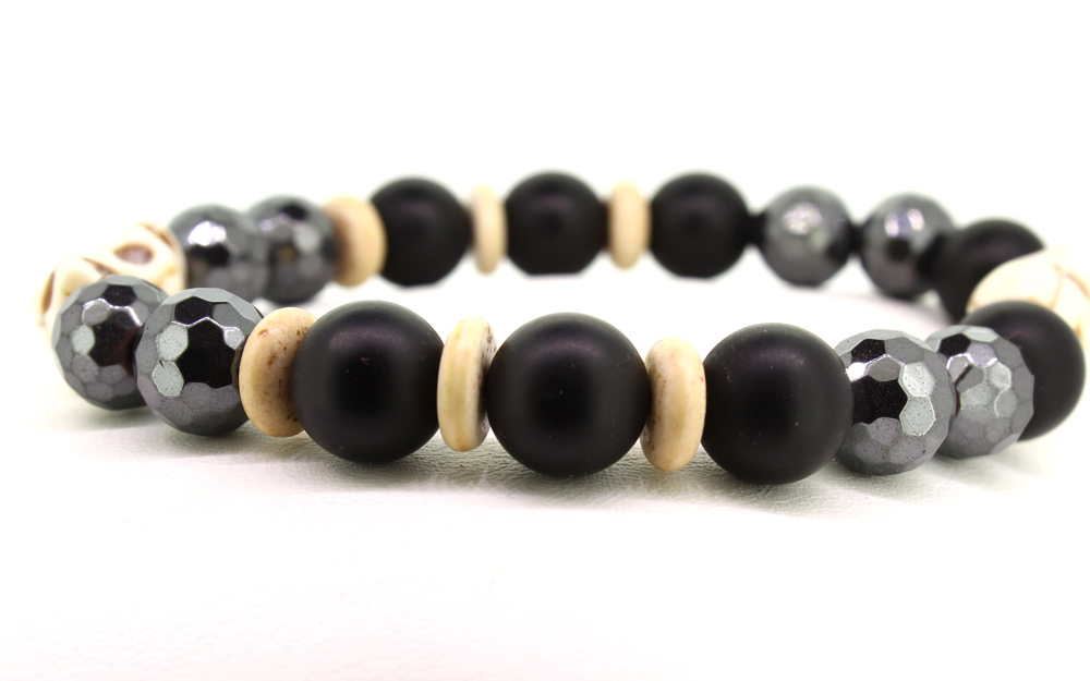 LoBo-Bracelet: Sanga - schwarzes Onyx/Hamätit Perlenarmband altweiß.